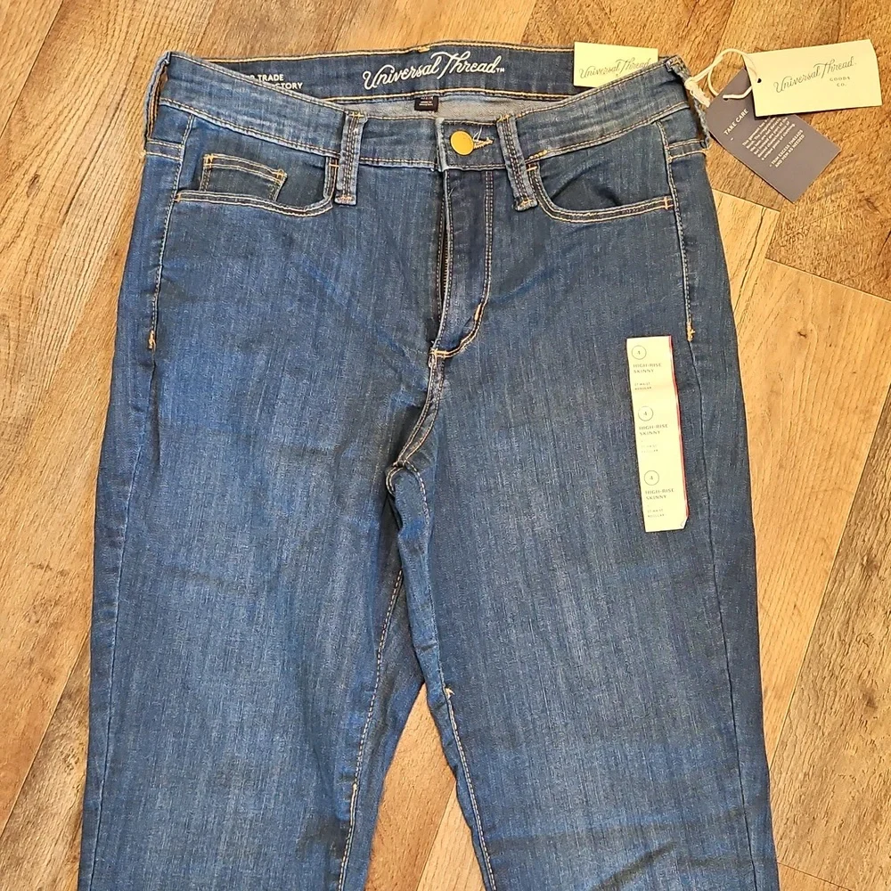 👖UNIVERSAL THREAD HIGH RISE SKINNY JEANS